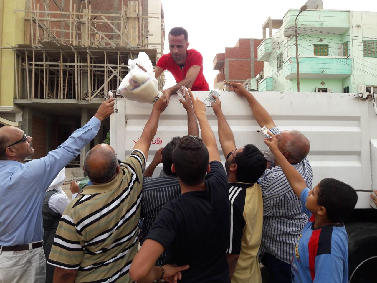 أزمة السكر.. تخصيص 2كجم لكل موظف بموجب خطاب من جهة العمل