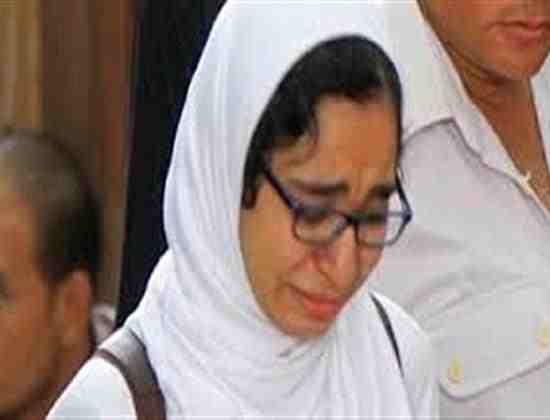 آلاء الطويل تكذب “الداخلية”: “إسراء” أتمت 190 يومًا من غير علاج