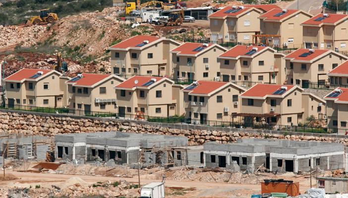 هآرتس: واشنطن تدعم المستوطنات الإسرائيلية في الخفاء وتعارضها في العلن