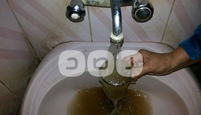 بالصور.. مديرية الصحة بالغربية تكشف تلوث مياه الشرب.. وغضب بين الأهالي