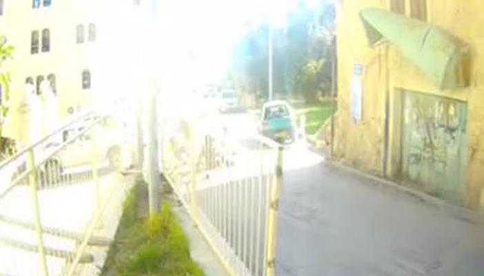 بالفيديو.. عملية طعن لجندييْن “إسرائيلييْن” بالخليل