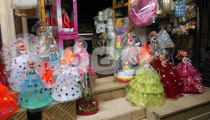 بالصور.. غلاء الأسعار يضعف إقبال المواطنين على شراء حلوى المولد بطنطا