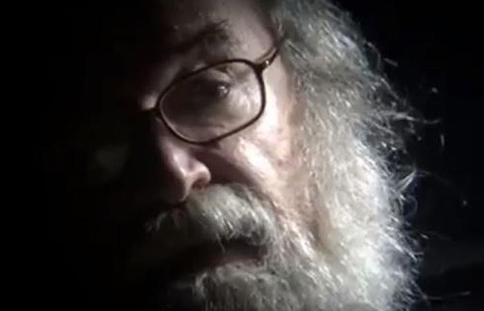 بالفيديو.. مخرج عالمي يفضح تزييف ناسا لأول مشهد على القمر بمساعدته