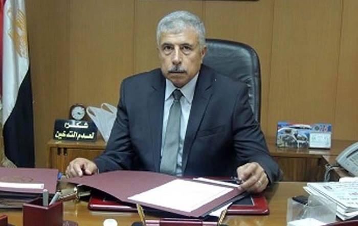 5 براميل بها رائحة الغاز تسببت في الأزمة بعد إلقائها في أحد المصارف