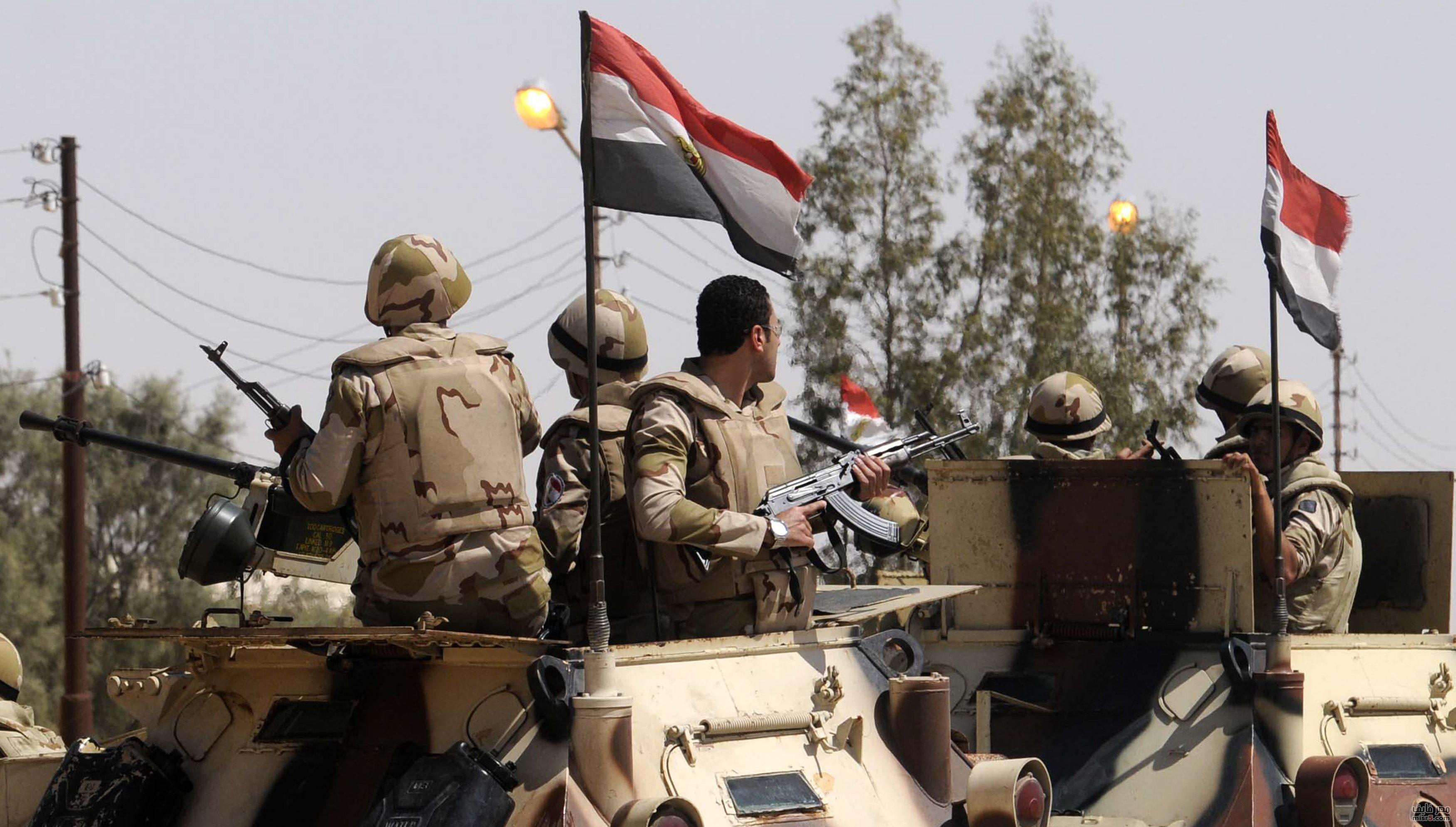 خاص لـ”رصد”: اشتباكات بين قوات الجيش ومسلحين بالشيخ زويد