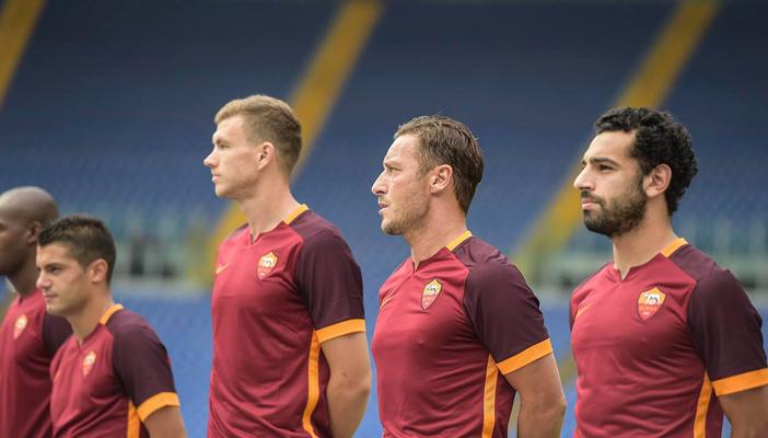 محمد صلاح يقود قائمة روما لمواجهة كالتشيو