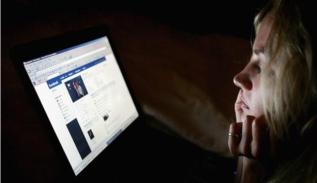 بعد الكشف عن تورط “تي إي داتا”.. البرلمان يبدأ الحرب على مواقع التواصل