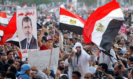 التليجراف:الإخوان أكثر من حافظ  على قيم الديمقراطية فى 2013