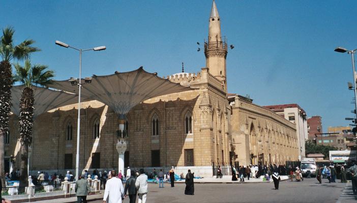 الشرطة تغلق منطقة الحسين أمام الأفواج السياحية