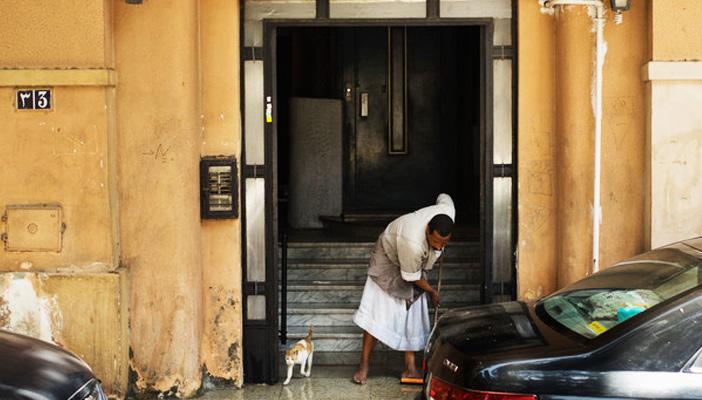 “فينانشيال تايمز” ترصد معاناة “بواب”: كان عندنا أمل لكنه تبخر