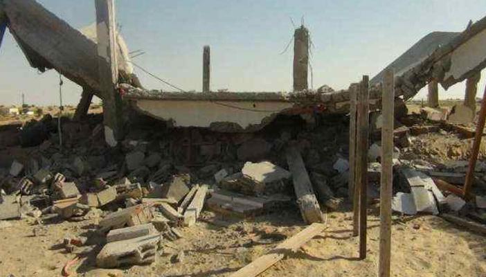 خاص لـ”رصد”: مسلحون يفجرون مدرسة جنوب الشيخ زويد