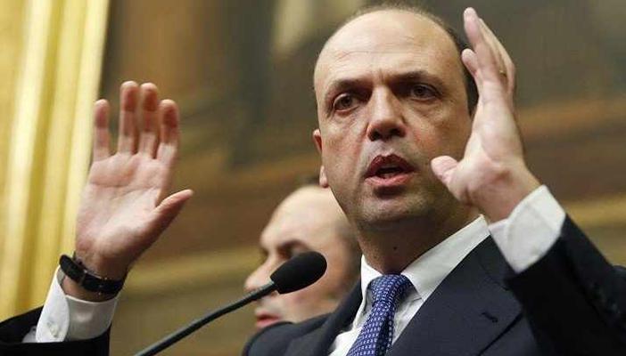 إيطاليا تطرد 64 شخصا بدعوى صلتهم بالإرهاب