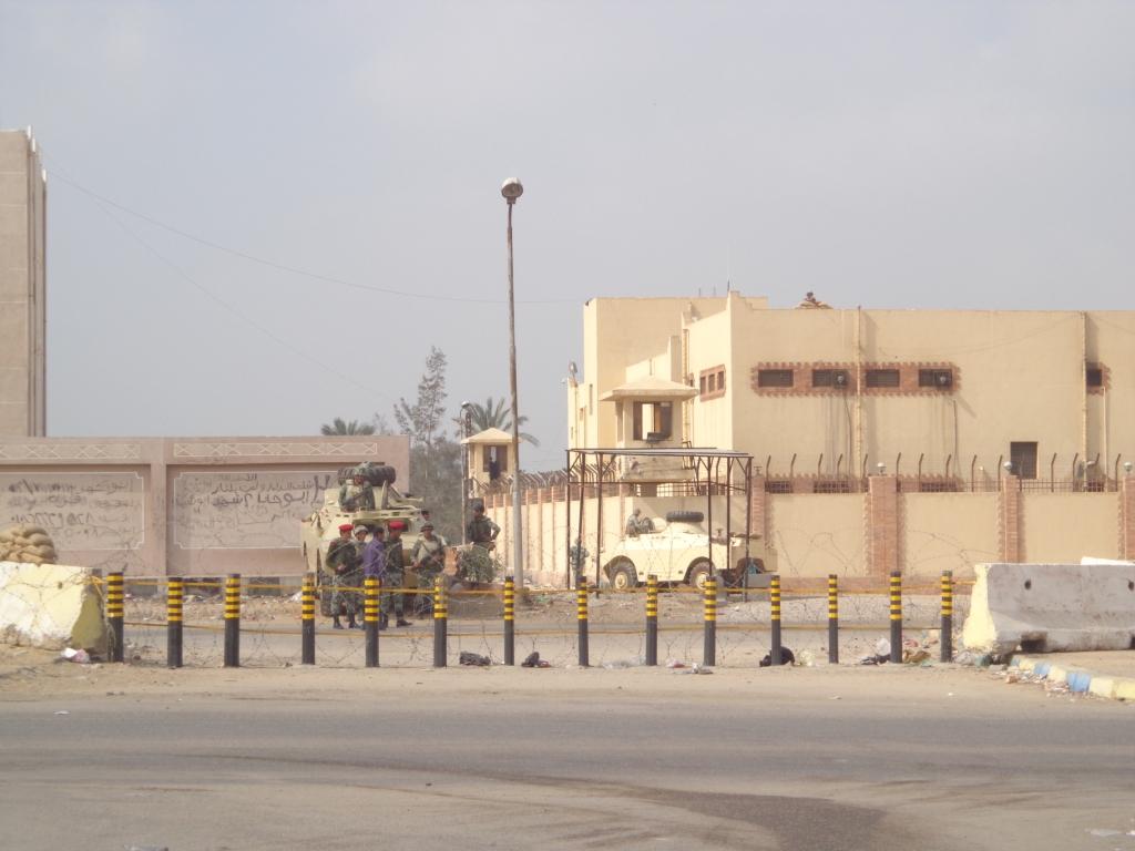 حبس 19 شرطيًا في واقعة الهروب بسجن الإسماعيلية وبراءة 3 آخرين