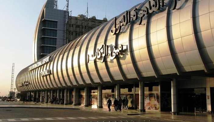 ضبط راكبة بحوزتها صورة من كتاب لـ”غسان كنفاني” بمطار القاهرة