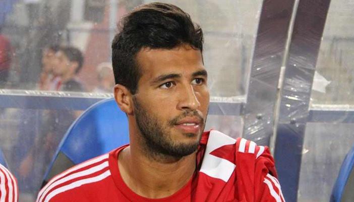 مصدر لـ”رصد”: إنبي يفتح خطوط الاتصال مع مدافع الأهلي