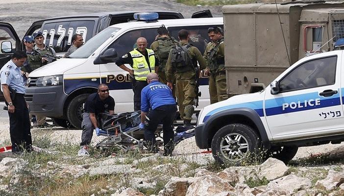 جيش الاحتلال يطلق النار على فلسطيني بذريعة محاولته تنفيذ عملية دهس