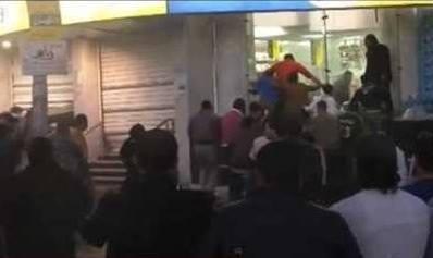 البلطجية تحكم المنصورة في وجود الداخلية