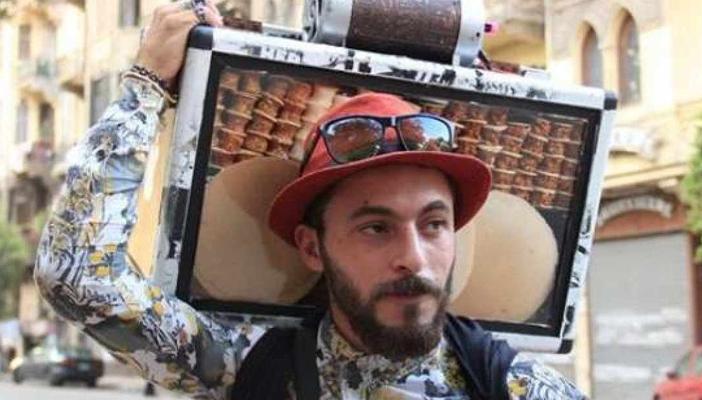 بالفيديو.. بائع الفريسكا: أعمل “كول سنتر” والشغل الحلال “مش عيب”