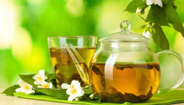 تعرَّف على خطورة الإسراف في تناول الشاي الأخضر