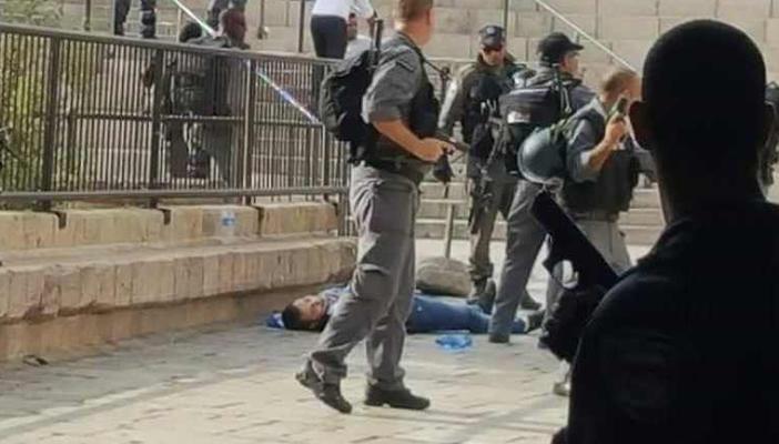 إصابة 3 “إسرائيليين” في عمليتي طعن وإطلاق نار بالضفة