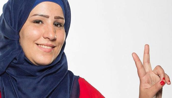 فتاة محجبة تفوز ببرنامج The voice