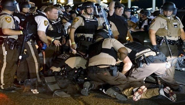 “واشنطن بوست”: شرطة أميركا قتلت نحو 1000 مدني خلال 2015