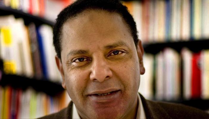 “الأسواني”: محمود سعد فضل البيت رافضًا العمل بتوجيهات عليا