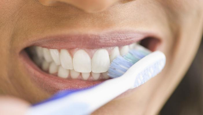 5 معتقدات خاطئة حول تنظيف الأسنان