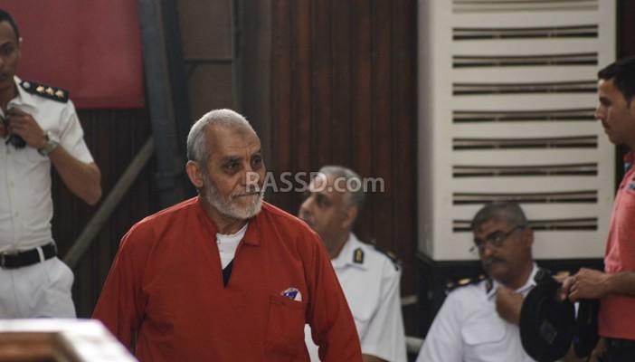 تأجيل محاكمة المرشد و104 آخرين في “أحداث الإسماعيلية” لـ9 يناير