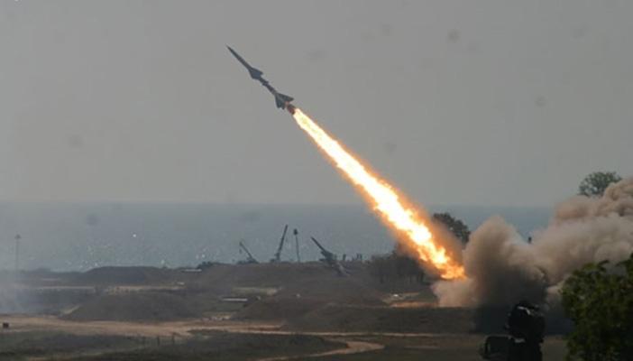 اليمن.. “الحوثيون” يطلقون صاروخًا باليستيًا تجاه السعودية