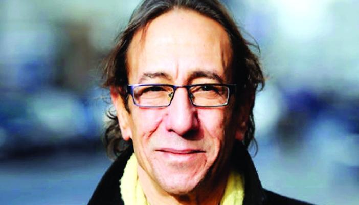 مباحث المصنفات تقتحم دار “ميريت” للنشر وتصادر سماعة وميكروفونا