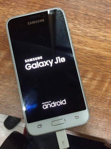 تسريب صورة ومواصفات الهاتف Galaxy J1