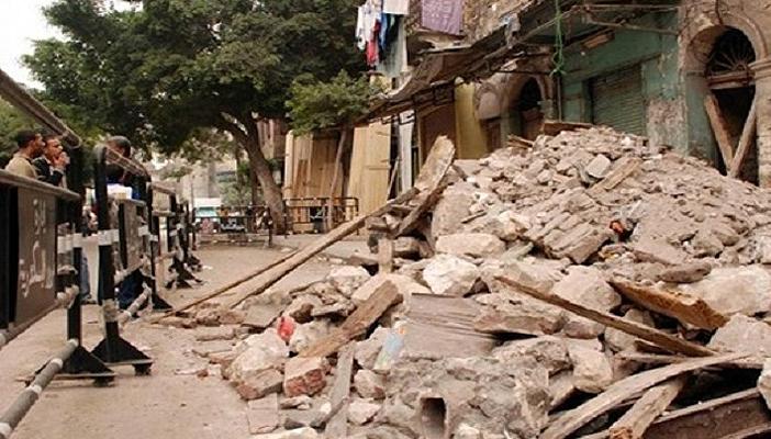 انهيار عقارين  بالإسكندرية جراء الأمطار الغزيرة