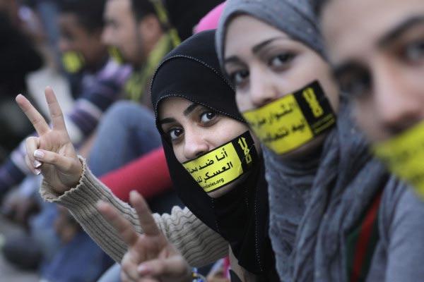 إحالة 70 من رافضي الانقلاب لمحاكمة عسكرية