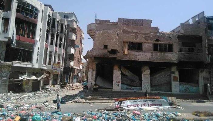 مسلحو الحوثي في تلة السلال يقصفون مستشفى “الثورة” في تعز