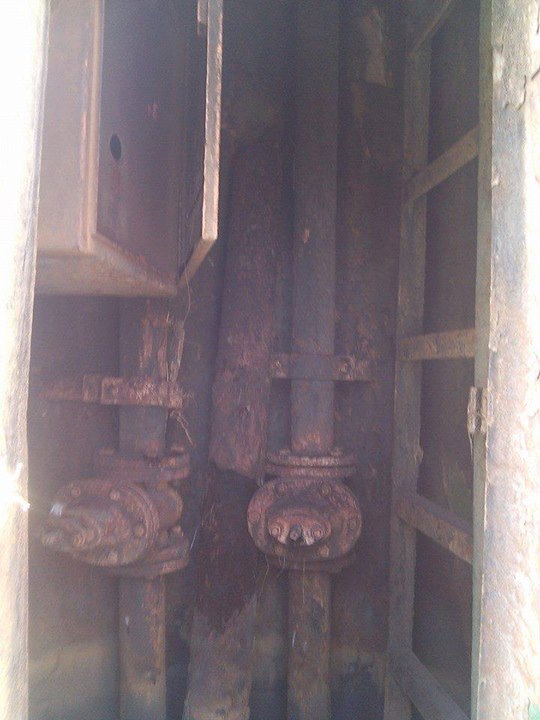 مواسير متأكلة 