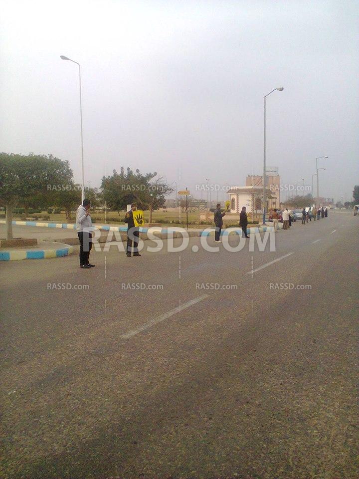 سلسلة بشرية  لتحالف دعم الشرعية بالشرقية ضد الانقلاب