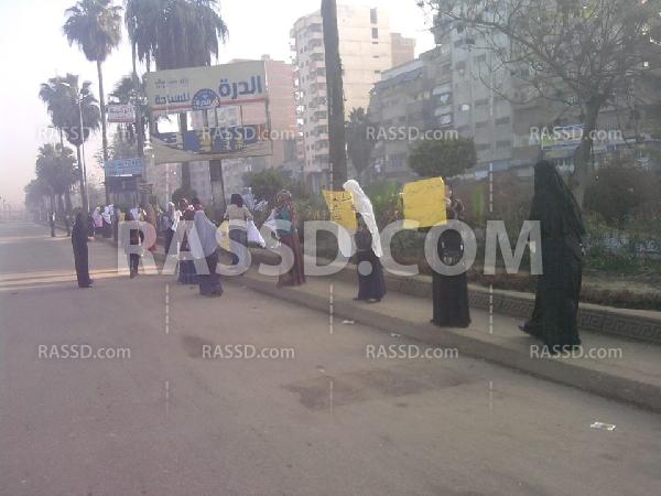 سلسة بشرية لفتيات المحلة الكبرى رفضا لدستور الإنقلاب