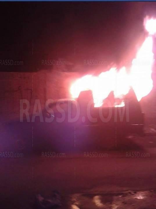 ردا على همجية الأمن..متظاهرو طنطا يحرقون سيارة شرطة