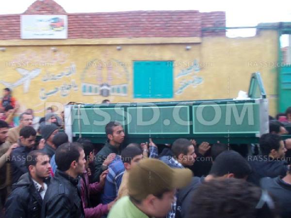 بالصور..الآلاف يشيعون جنازة شهيد الحلمية