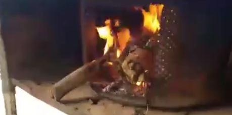 بالفيديو| مطاعم غزة تستخدم الحطب وقودًا بسبب الحصار