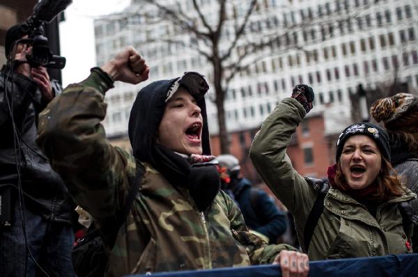 موقع أمريكي: “الإسلاموفوبيا” تغذي سياسة الغرب تجاه المسلمين
