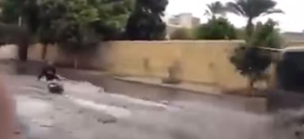 بالفيديو| رياضة التزحلق على مياه المجاري بالاسكندرية