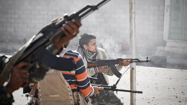 مسلحون يهاجمون مقر اللواء الرابع للجيش الليبي