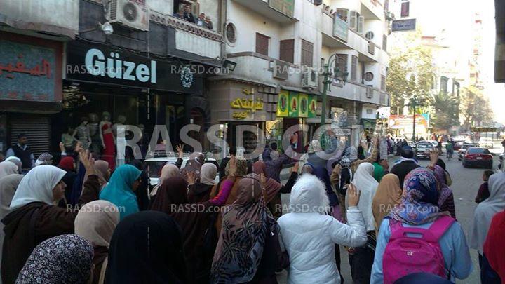 مسيرة لمعارضي الانقلاب إلى مقر “الوطني المنحل” بأسيوط