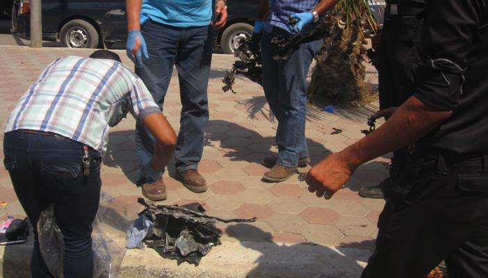 بعد اشتباه الأهالي فيها.. تفكيك 3 عبوات ناسفة داخل سيارة بالفيوم