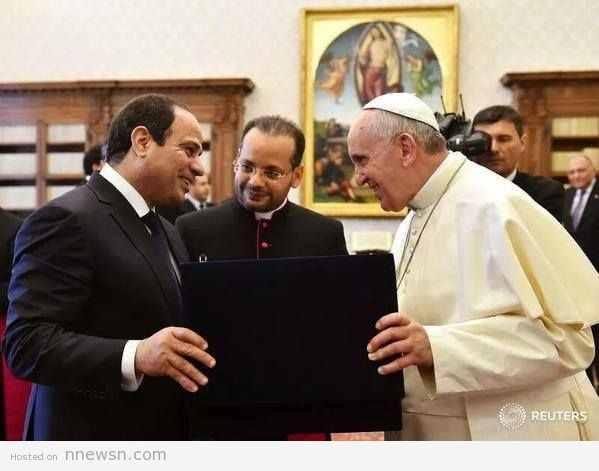 كاتب معادٍ للإسلام: “السيسي” محبوب المسيحيين ويستحق “نوبل”