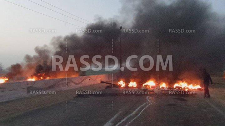 مجهولون يقطعون طرق ويفجرون محطات المياه والكهرباء