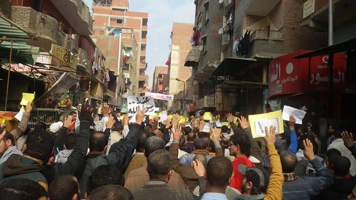 الجيزة تشارك في ذكرى الثورة.. والمتظاهرون يقطعون الدائري