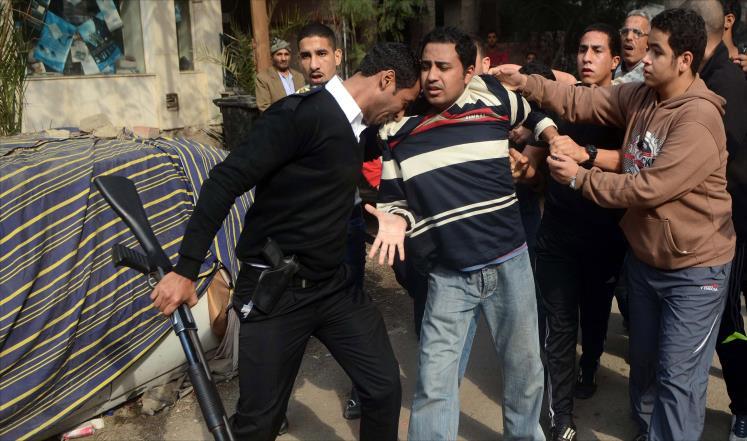 اعتقال 4 نشطاء بعد تشييع جنازة شيماء الصباغ